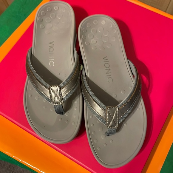 Vionic platform sandal - Picture 1 of 5